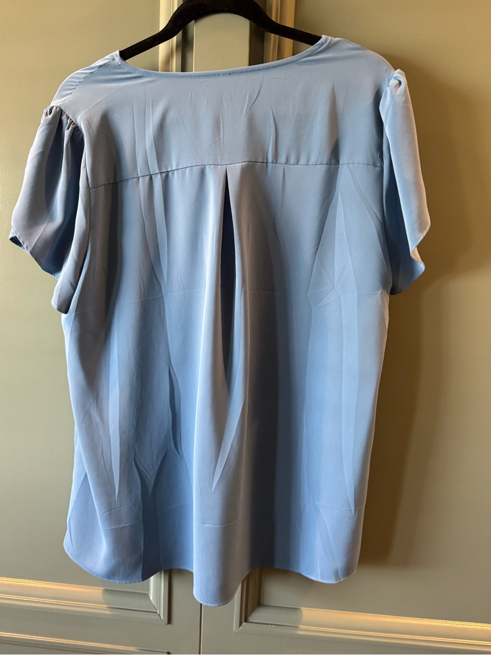 NWT. Light Blue V-Neck Flutter Sleeve Women’s Top - Picture 4 of 5
